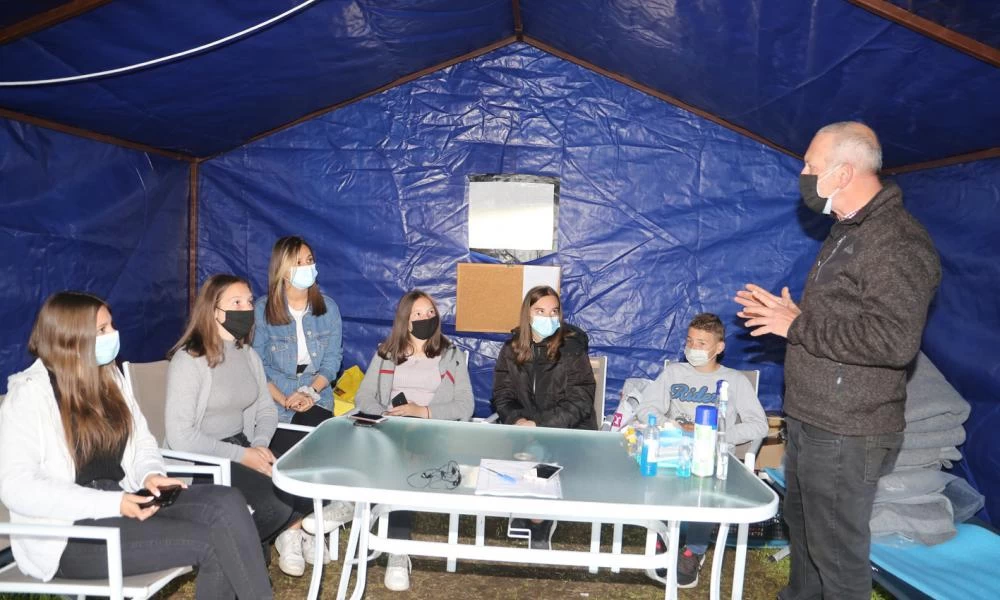 Συγκινούν οι σεισμόπληκτοι μαθητές της Θεσσαλίας